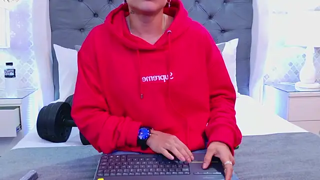 ZoeKrug online show from January 2026 01:04:01 PM