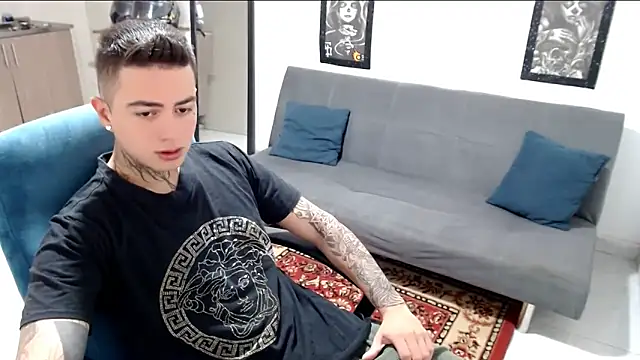 Snapshot of santii_ss chatting on November 2025 03:15:02 PM santii ss online show from November 2025 03:15:02 PM