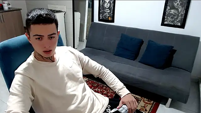 Snapshot of santii_ss chatting on November 2025 12:21:02 AM santii ss online show from November 2025 12:21:02 AM