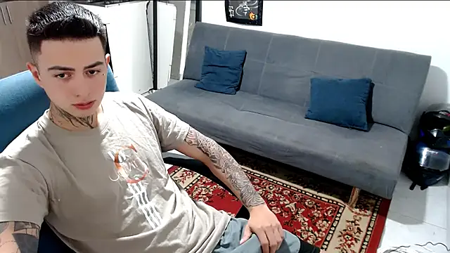 Snapshot of santii_ss chatting on December 2025 12:22:02 AM santii ss online show from December 2025 12:22:02 AM