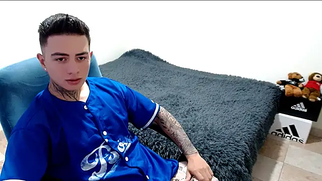 Snapshot of santii_ss chatting on October 2025 04:50:01 PM santii ss online show from October 2025 04:50:01 PM