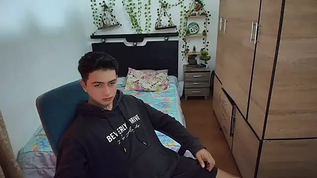 Snapshot of santii_ss chatting on July 2026 11:50:01 AM santii ss online show from July 2026 11:50:01 AM