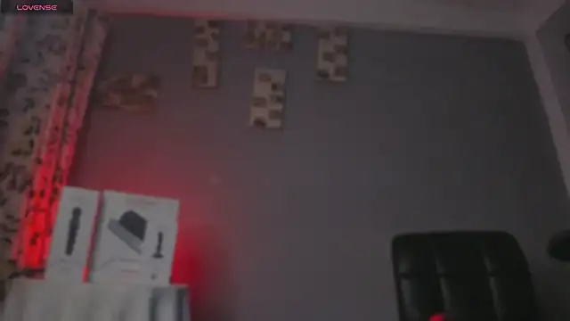 Snapshot of Chloe_cooperr chatting on November 2025 01:31:01 AM Chloe cooperr online show from November 2025 01:31:01 AM