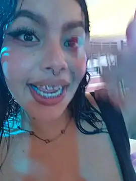 Yessica Lopezz online show from April 2026 11:28:02 AM