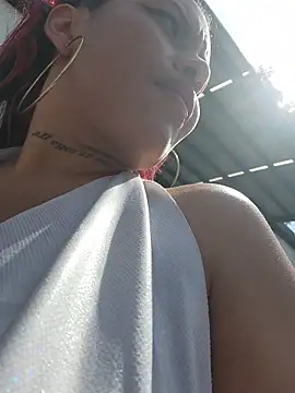 Yessica Lopezz online show from November 2025 02:22:02 PM