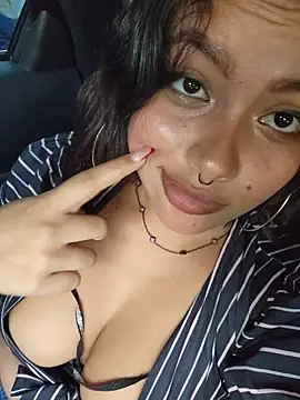 Yessica Lopezz online show from April 2026 01:01:01 PM