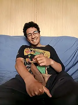 LecheDeSoya666 online show from November 2025 09:48:02 PM