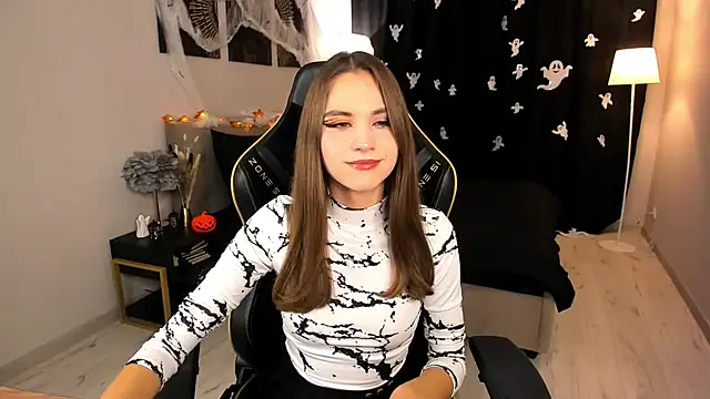 EllaCurtis online show from October 2025 05:12:02 PM