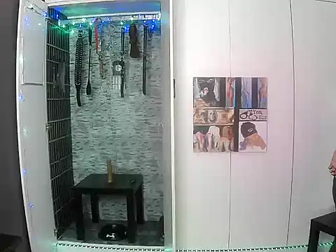 Snapshot of BaDSubMiss chatting on February 2026 04:34:01 AM BaDSubMiss online show from February 2026 04:34:01 AM