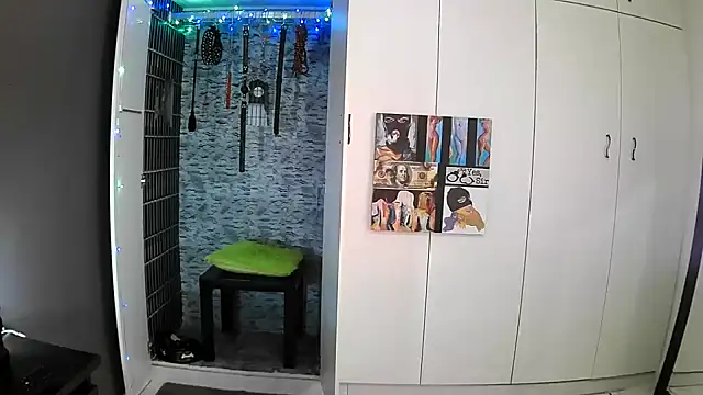 Snapshot of BaDSubMiss chatting on September 2025 06:08:01 AM BaDSubMiss online show from September 2025 06:08:01 AM