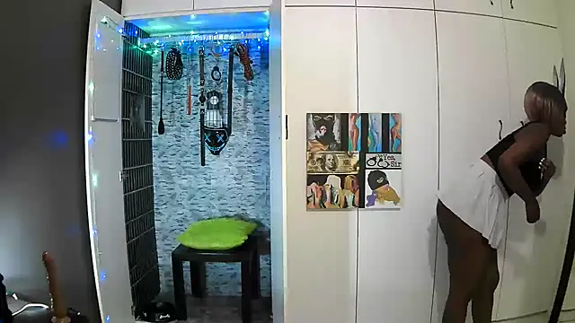 Snapshot of BaDSubMiss chatting on September 2025 04:30:01 AM BaDSubMiss online show from September 2025 04:30:01 AM