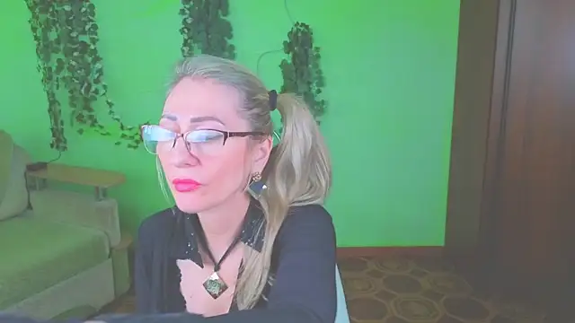 Snapshot of Habibi_Honeyy chatting on June 2026 01:17:02 PM Habibi Honeyy online show from June 2026 01:17:02 PM