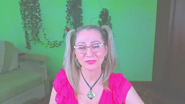Snapshot of Habibi_Honeyy chatting on June 2026 02:01:02 PM Habibi Honeyy online show from June 2026 02:01:02 PM