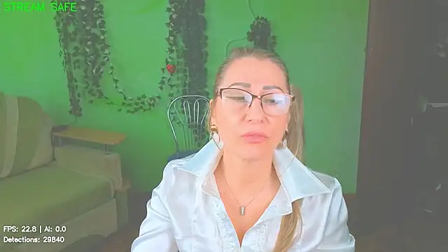 Snapshot of Habibi_Honeyy chatting on June 2026 01:27:01 PM Habibi Honeyy online show from June 2026 01:27:01 PM