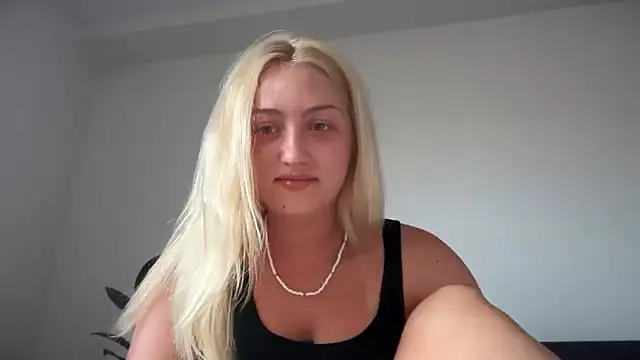 Snapshot of Kitty_Swetty chatting on June 2026 05:30:02 PM Kitty Swetty online show from June 2026 05:30:02 PM