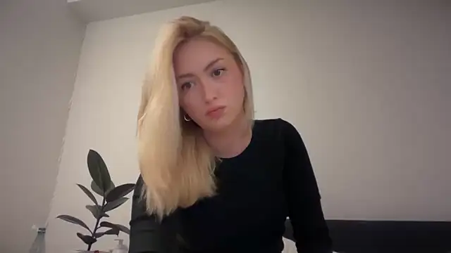 Kitty Swetty online show from March 2026 08:03:01 PM