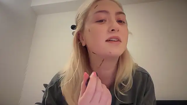 Kitty Swetty online show from April 2026 07:19:01 PM