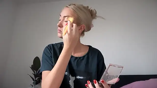 Kitty Swetty online show from October 2025 11:45:02 AM