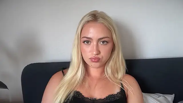 Snapshot of Kitty_Swetty chatting on July 2026 05:24:01 PM Kitty Swetty online show from July 2026 05:24:01 PM
