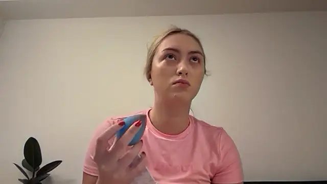 Kitty Swetty online show from January 2026 02:48:02 AM