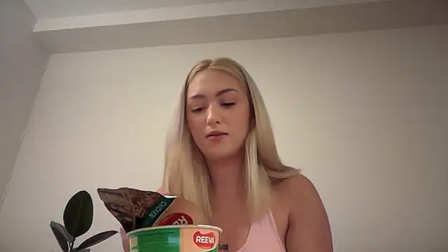 Kitty Swetty online show from December 2025 10:59:01 PM