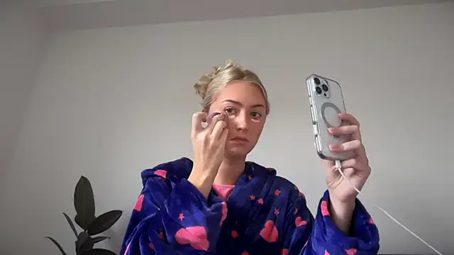 Kitty Swetty online show from October 2025 08:59:01 AM