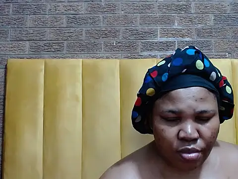 Snapshot of GiantDeal69 chatting on June 2026 01:08:02 PM GiantDeal69 online show from June 2026 01:08:02 PM