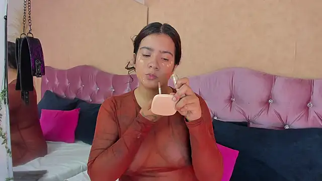 KARINAJTORRES online show from April 2026 11:18:02 PM