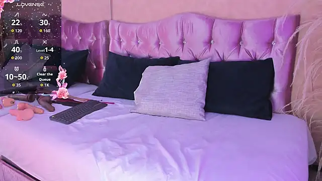 KARINAJTORRES online show from October 2025 08:57:01 PM