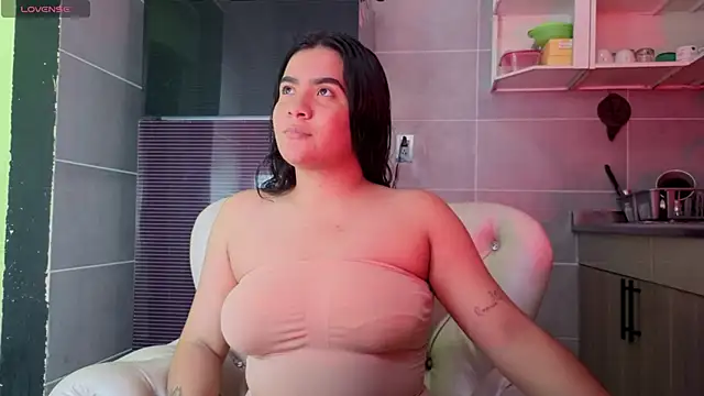 KARINAJTORRES online show from November 2025 09:26:01 PM