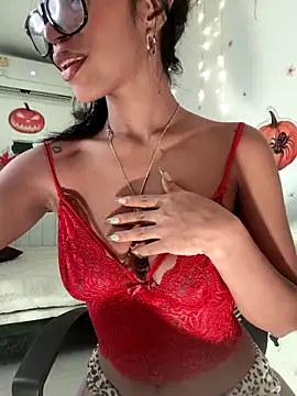 Snapshot of LeilaEbony chatting on October 2025 12:39:01 PM LeilaEbony online show from October 2025 12:39:01 PM