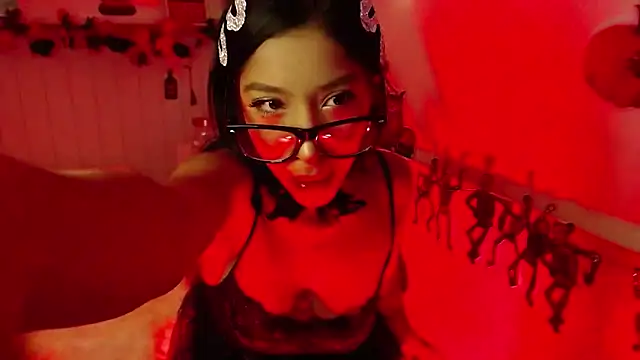 Snapshot of LeilaEbony chatting on October 2025 02:09:02 PM LeilaEbony online show from October 2025 02:09:02 PM