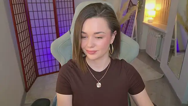 Snapshot of AvaFlower chatting on November 2025 03:13:02 PM AvaFlower online show from November 2025 03:13:02 PM