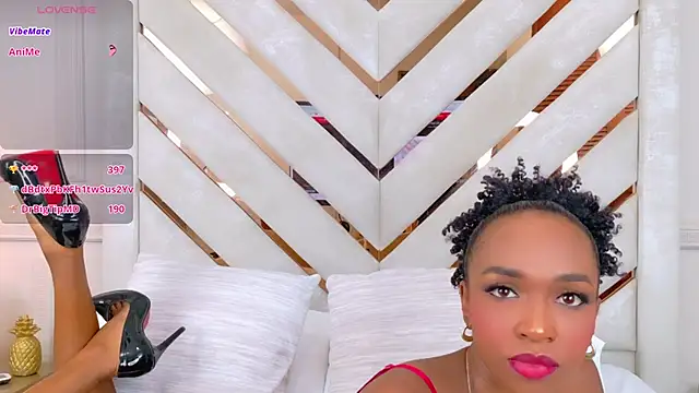 Agatha-Adams online show from October 2025 04:44:02 PM