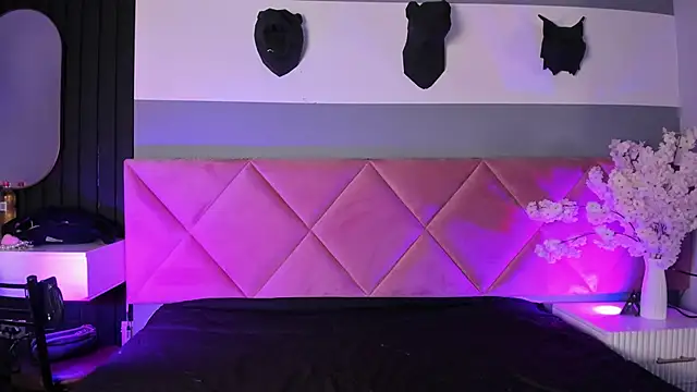 Bella Williiams online show from November 2025 12:20:01 PM