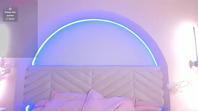 Bella Williiams online show from June 2026 12:11:02 PM