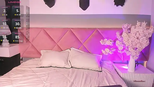 Bella Williiams online show from November 2025 12:31:02 PM