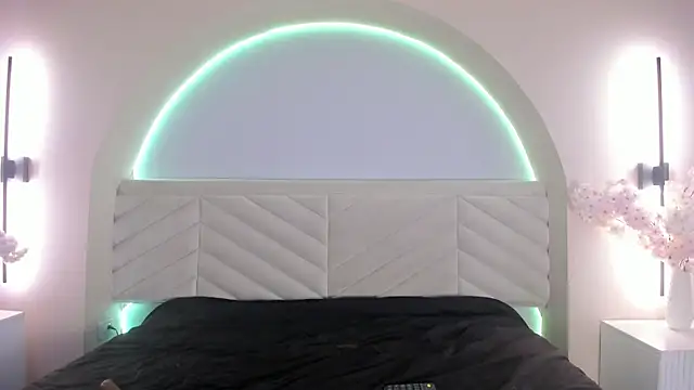 Bella Williiams online show from July 2026 12:12:02 PM