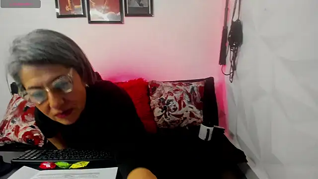 MistressNyx cg online show from September 2025 01:39:02 PM