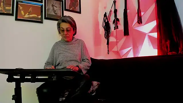 MistressNyx cg online show from October 2025 02:17:02 PM