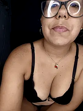 Snapshot of MilfTentasion chatting on October 2025 01:33:02 AM MilfTentasion online show from October 2025 01:33:02 AM