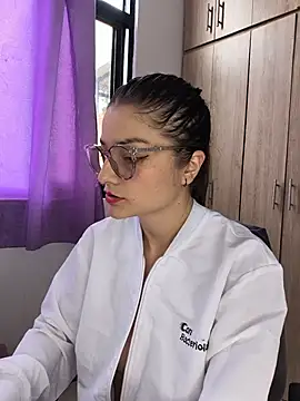Snapshot of Coralinne__ chatting on July 2026 04:00:01 PM Coralinne online show from July 2026 04:00:01 PM