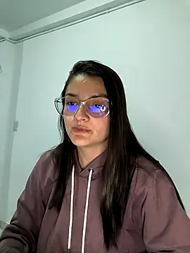 Coralinne   online show from April 2026 01:07:01 AM