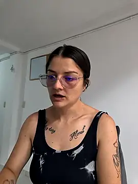Coralinne   online show from May 2026 03:04:02 PM