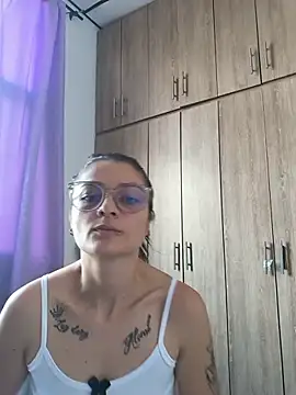 Snapshot of Coralinne__ chatting on July 2026 03:40:02 PM Coralinne online show from July 2026 03:40:02 PM