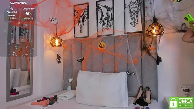 Snapshot of Gia_Scott chatting on October 2025 08:21:01 PM Gia Scott online show from October 2025 08:21:01 PM