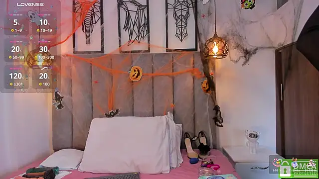 Snapshot of Gia_Scott chatting on October 2025 09:01:01 PM Gia Scott online show from October 2025 09:01:01 PM