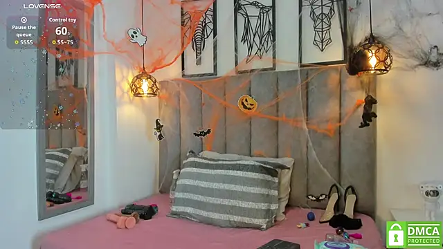 Snapshot of Gia_Scott chatting on October 2025 08:30:02 PM Gia Scott online show from October 2025 08:30:02 PM