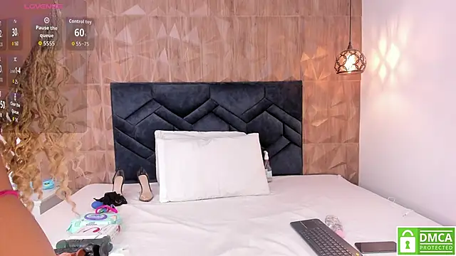 Snapshot of Gia_Scott chatting on December 2025 08:52:01 PM Gia Scott online show from December 2025 08:52:01 PM