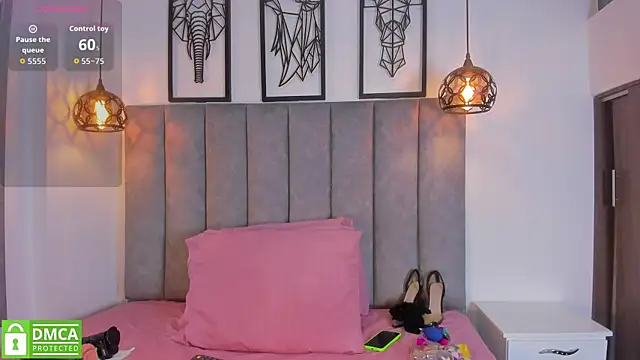 Snapshot of Gia_Scott chatting on November 2025 02:17:01 PM Gia Scott online show from November 2025 02:17:01 PM